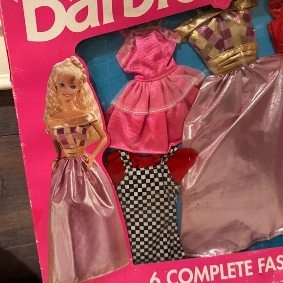 Vtg 1995 Barbie Fashion Gift Set 6 Complete Fashions Mattel #68073-94 New - Picture 10 of 10